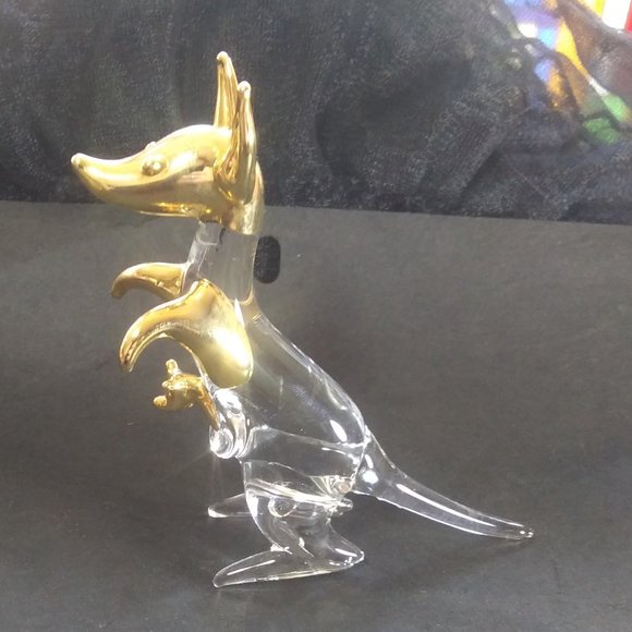 Glass kangaroo with a baby joey in the pouch clear glass with gold accents - Picture 4 of 15
